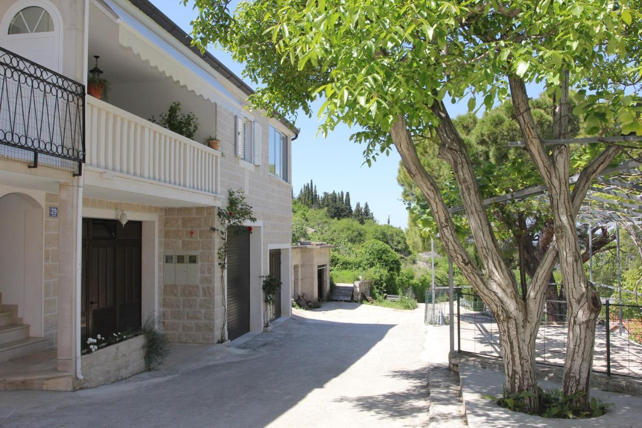Holiday House Pine Tree Nerezisca Exteriér fotografie